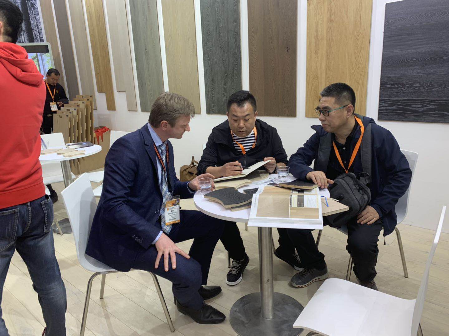 HOTNUT flooring is popular with many foreign customers(图1) HOTNUT flooring is popular with many foreign customers(图1)